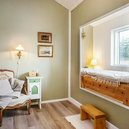 Family House With Sauna Near 度假居 *