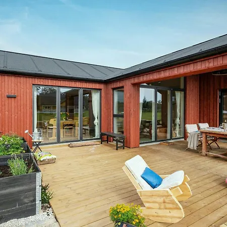 Family House With Sauna Near *